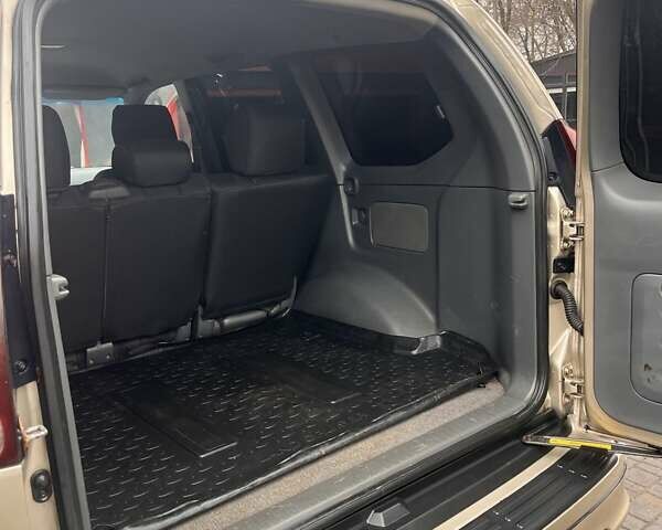 Бежевый Тойота Ленд Крузер Прадо, объемом двигателя 3.96 л и пробегом 496 тыс. км за 14500 $, фото 7 на Automoto.ua