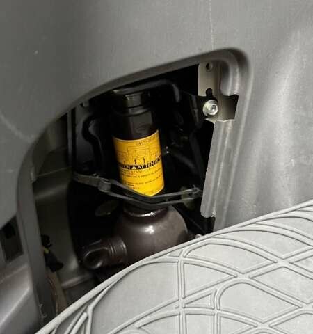 Бежевый Тойота Ленд Крузер Прадо, объемом двигателя 2.7 л и пробегом 178 тыс. км за 14999 $, фото 15 на Automoto.ua