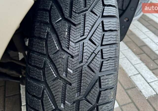 Бежевый Тойота Ленд Крузер Прадо, объемом двигателя 4 л и пробегом 122 тыс. км за 23494 $, фото 14 на Automoto.ua