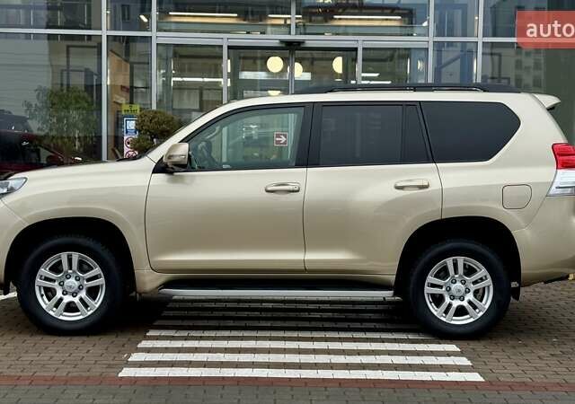 Бежевый Тойота Ленд Крузер Прадо, объемом двигателя 4 л и пробегом 122 тыс. км за 23494 $, фото 3 на Automoto.ua