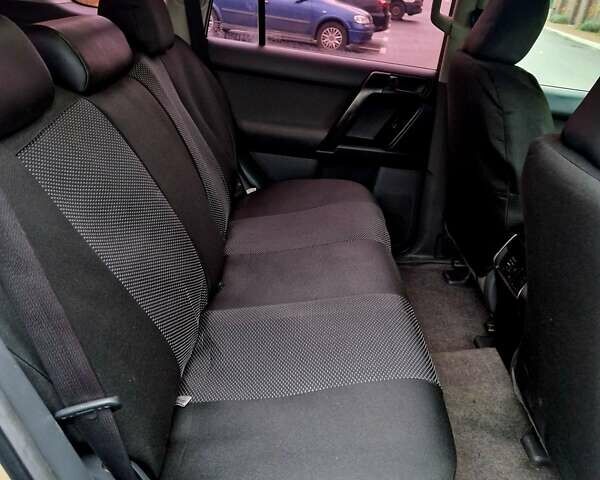 Бежевый Тойота Ленд Крузер Прадо, объемом двигателя 3 л и пробегом 459 тыс. км за 21600 $, фото 14 на Automoto.ua