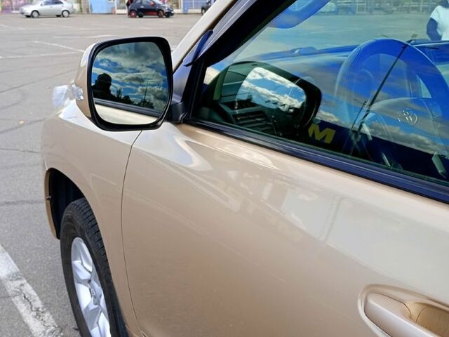 Бежевый Тойота Ленд Крузер Прадо, объемом двигателя 2.7 л и пробегом 268 тыс. км за 23500 $, фото 3 на Automoto.ua