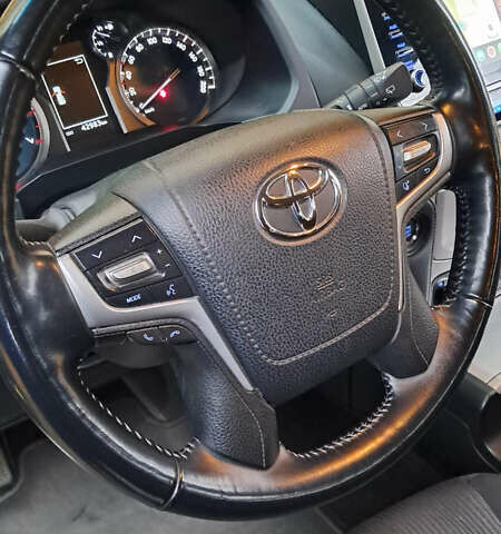 Бежевый Тойота Ленд Крузер Прадо, объемом двигателя 3.96 л и пробегом 40 тыс. км за 42000 $, фото 2 на Automoto.ua