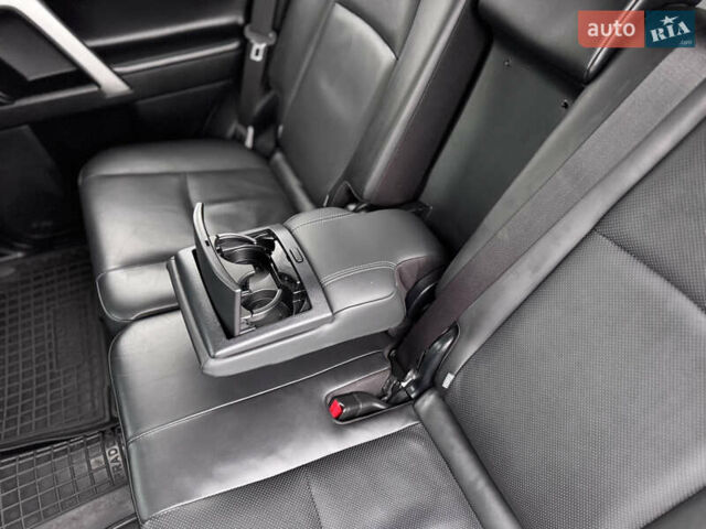 Бежевий Тойота Ленд Крузер Прадо, об'ємом двигуна 4 л та пробігом 40 тис. км за 51500 $, фото 38 на Automoto.ua