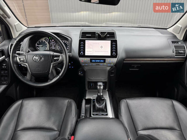 Бежевий Тойота Ленд Крузер Прадо, об'ємом двигуна 4 л та пробігом 40 тис. км за 51500 $, фото 27 на Automoto.ua