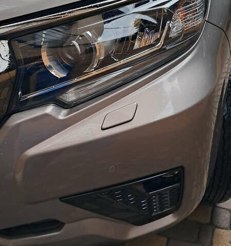 Бежевый Тойота Ленд Крузер Прадо, объемом двигателя 3.96 л и пробегом 40 тыс. км за 42000 $, фото 31 на Automoto.ua