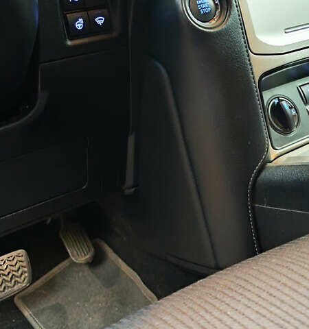 Бежевый Тойота Ленд Крузер Прадо, объемом двигателя 3.96 л и пробегом 40 тыс. км за 42000 $, фото 12 на Automoto.ua