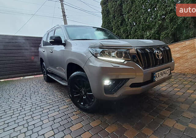 Бежевый Тойота Ленд Крузер Прадо, объемом двигателя 3.96 л и пробегом 40 тыс. км за 42000 $, фото 18 на Automoto.ua