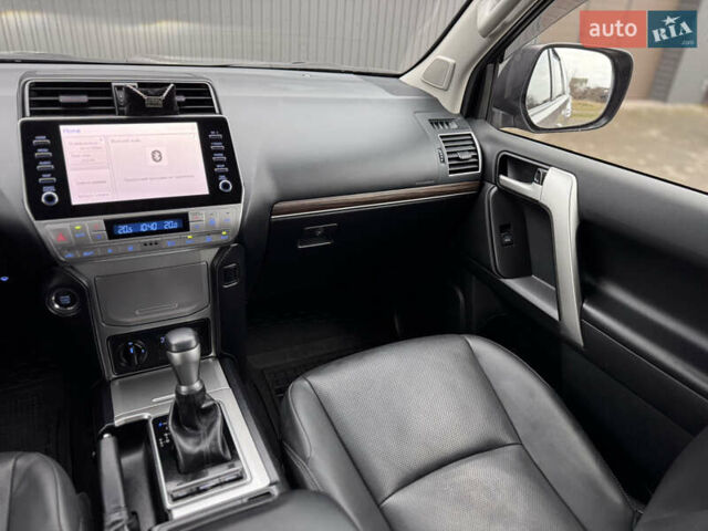 Бежевий Тойота Ленд Крузер Прадо, об'ємом двигуна 4 л та пробігом 40 тис. км за 51500 $, фото 30 на Automoto.ua