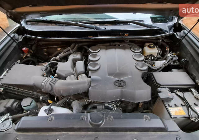 Бежевый Тойота Ленд Крузер Прадо, объемом двигателя 3.96 л и пробегом 40 тыс. км за 42000 $, фото 9 на Automoto.ua