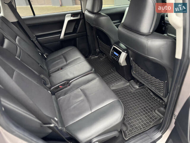 Бежевий Тойота Ленд Крузер Прадо, об'ємом двигуна 4 л та пробігом 40 тис. км за 51500 $, фото 21 на Automoto.ua