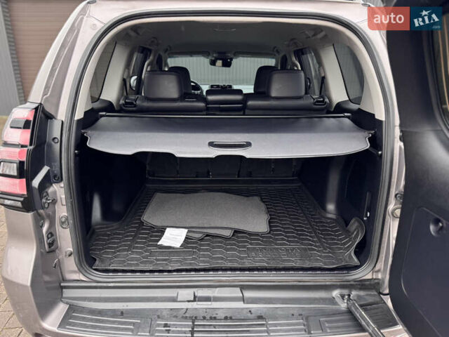 Бежевий Тойота Ленд Крузер Прадо, об'ємом двигуна 4 л та пробігом 40 тис. км за 51500 $, фото 41 на Automoto.ua