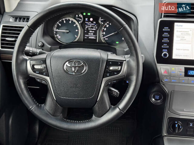 Бежевий Тойота Ленд Крузер Прадо, об'ємом двигуна 4 л та пробігом 40 тис. км за 51500 $, фото 29 на Automoto.ua