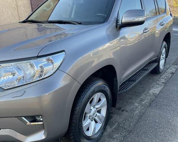 Бежевий Тойота Ленд Крузер Прадо, об'ємом двигуна 2.76 л та пробігом 49 тис. км за 47619 $, фото 10 на Automoto.ua