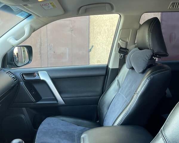 Бежевий Тойота Ленд Крузер Прадо, об'ємом двигуна 2.76 л та пробігом 49 тис. км за 47619 $, фото 4 на Automoto.ua