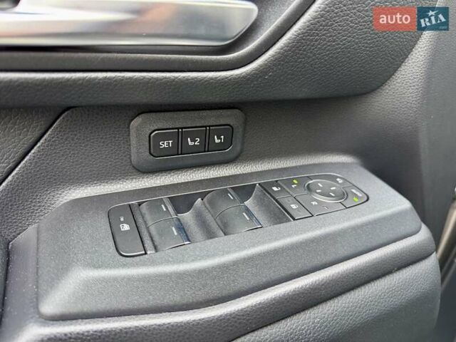 Бежевый Тойота Ленд Крузер Прадо, объемом двигателя 2.76 л и пробегом 15 тыс. км за 67900 $, фото 32 на Automoto.ua