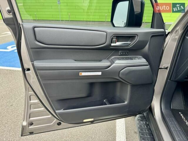 Бежевый Тойота Ленд Крузер Прадо, объемом двигателя 2.76 л и пробегом 15 тыс. км за 67900 $, фото 33 на Automoto.ua