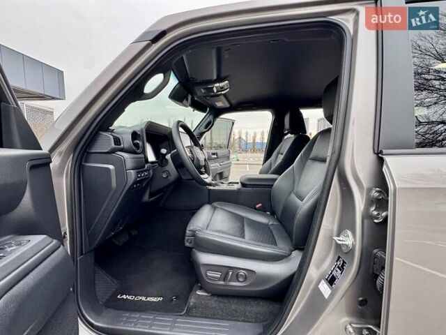 Бежевый Тойота Ленд Крузер Прадо, объемом двигателя 2.76 л и пробегом 15 тыс. км за 67900 $, фото 31 на Automoto.ua