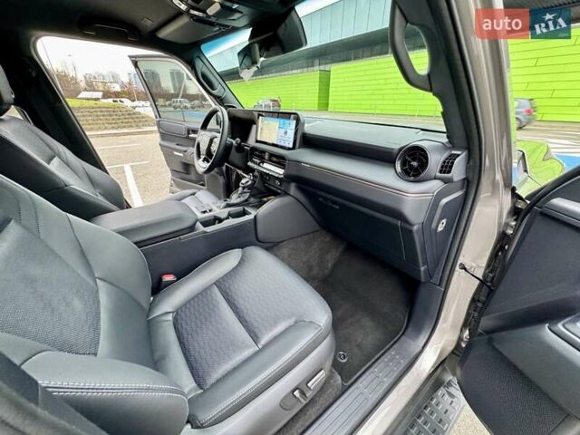 Бежевый Тойота Ленд Крузер Прадо, объемом двигателя 2.76 л и пробегом 15 тыс. км за 67900 $, фото 46 на Automoto.ua