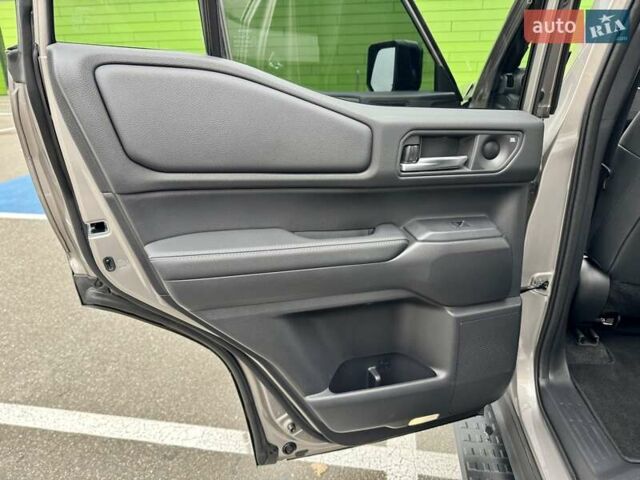 Бежевый Тойота Ленд Крузер Прадо, объемом двигателя 2.76 л и пробегом 15 тыс. км за 67900 $, фото 38 на Automoto.ua