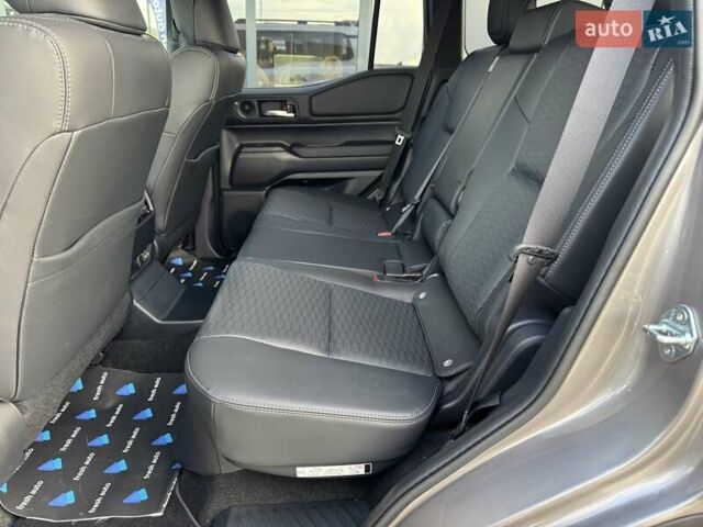 Бежевий Тойота Ленд Крузер Прадо, об'ємом двигуна 2.4 л та пробігом 1 тис. км за 70900 $, фото 31 на Automoto.ua