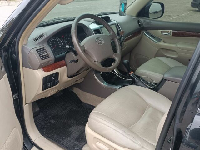 Черный Тойота Ленд Крузер Прадо, объемом двигателя 4 л и пробегом 297 тыс. км за 11000 $, фото 7 на Automoto.ua