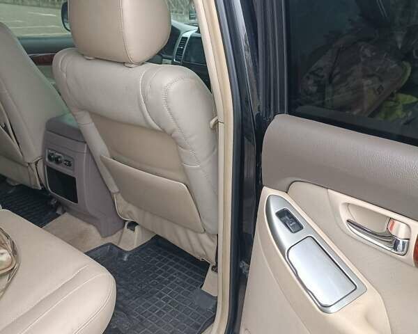 Черный Тойота Ленд Крузер Прадо, объемом двигателя 4 л и пробегом 297 тыс. км за 11000 $, фото 4 на Automoto.ua