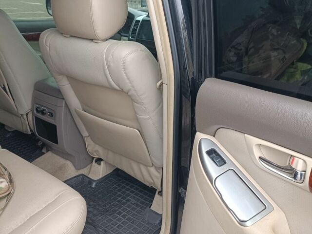 Черный Тойота Ленд Крузер Прадо, объемом двигателя 4 л и пробегом 297 тыс. км за 11000 $, фото 6 на Automoto.ua