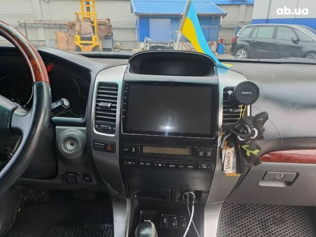 Черный Тойота Ленд Крузер Прадо, объемом двигателя 4 л и пробегом 331 тыс. км за 15280 $, фото 4 на Automoto.ua