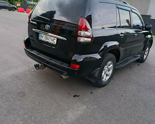 Черный Тойота Ленд Крузер Прадо, объемом двигателя 4 л и пробегом 278 тыс. км за 13600 $, фото 2 на Automoto.ua