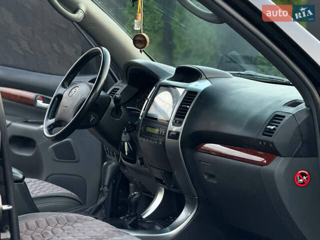 Черный Тойота Ленд Крузер Прадо, объемом двигателя 3.96 л и пробегом 213 тыс. км за 15999 $, фото 14 на Automoto.ua