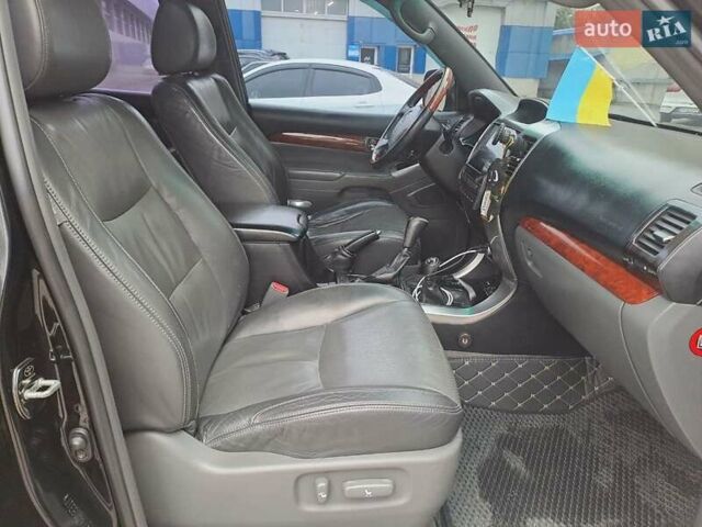 Черный Тойота Ленд Крузер Прадо, объемом двигателя 4 л и пробегом 331 тыс. км за 15280 $, фото 6 на Automoto.ua