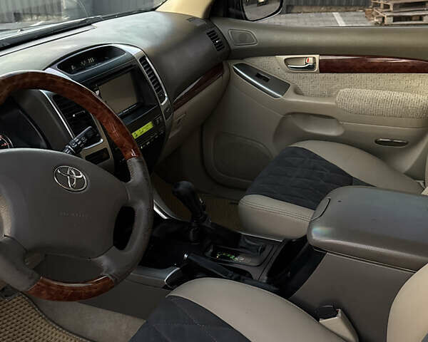 Черный Тойота Ленд Крузер Прадо, объемом двигателя 2.7 л и пробегом 319 тыс. км за 9800 $, фото 18 на Automoto.ua