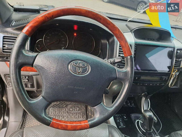 Черный Тойота Ленд Крузер Прадо, объемом двигателя 4 л и пробегом 331 тыс. км за 15280 $, фото 13 на Automoto.ua