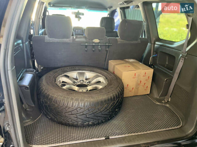 Черный Тойота Ленд Крузер Прадо, объемом двигателя 2.69 л и пробегом 267 тыс. км за 13999 $, фото 19 на Automoto.ua