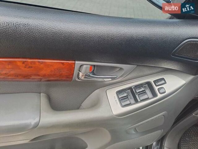 Черный Тойота Ленд Крузер Прадо, объемом двигателя 4 л и пробегом 331 тыс. км за 15280 $, фото 14 на Automoto.ua