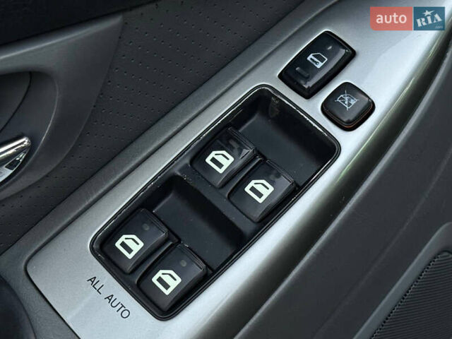 Черный Тойота Ленд Крузер Прадо, объемом двигателя 3.96 л и пробегом 213 тыс. км за 15999 $, фото 20 на Automoto.ua