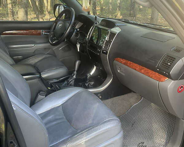 Черный Тойота Ленд Крузер Прадо, объемом двигателя 3.96 л и пробегом 270 тыс. км за 15500 $, фото 3 на Automoto.ua