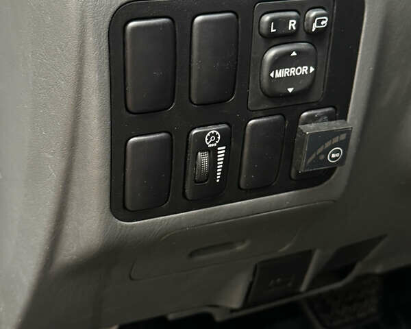 Черный Тойота Ленд Крузер Прадо, объемом двигателя 3.96 л и пробегом 225 тыс. км за 11999 $, фото 8 на Automoto.ua