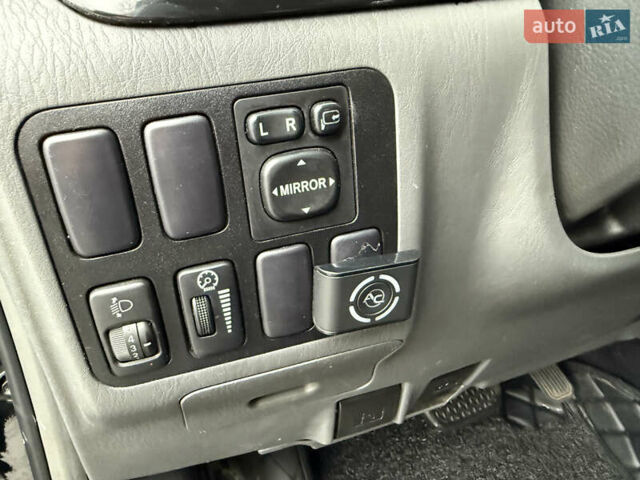 Черный Тойота Ленд Крузер Прадо, объемом двигателя 4 л и пробегом 327 тыс. км за 13800 $, фото 19 на Automoto.ua