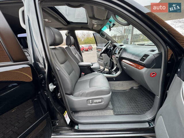 Черный Тойота Ленд Крузер Прадо, объемом двигателя 4 л и пробегом 233 тыс. км за 15700 $, фото 2 на Automoto.ua