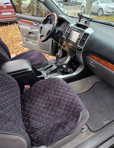 Черный Тойота Ленд Крузер Прадо, объемом двигателя 2.69 л и пробегом 227 тыс. км за 12600 $, фото 7 на Automoto.ua