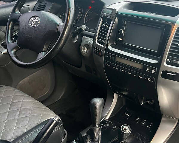 Чорний Тойота Ленд Крузер Прадо, об'ємом двигуна 4 л та пробігом 258 тис. км за 13999 $, фото 8 на Automoto.ua