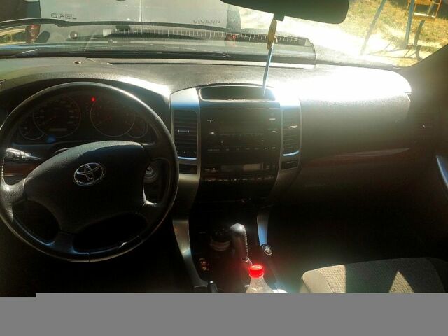 Черный Тойота Ленд Крузер Прадо, объемом двигателя 2.7 л и пробегом 165 тыс. км за 12500 $, фото 6 на Automoto.ua