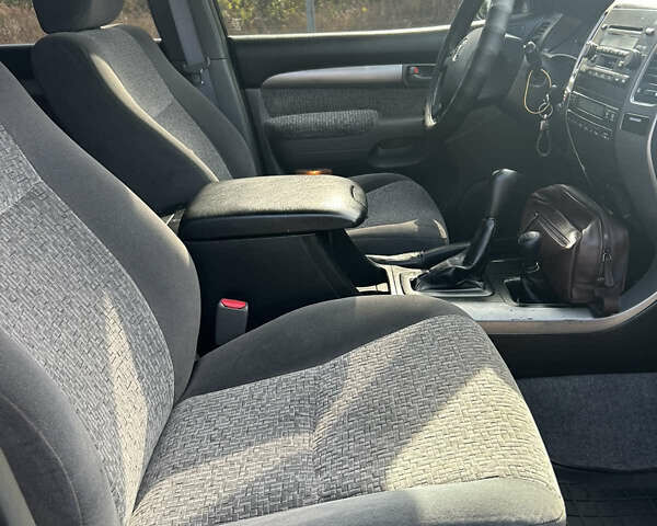 Черный Тойота Ленд Крузер Прадо, объемом двигателя 2.69 л и пробегом 287 тыс. км за 14800 $, фото 11 на Automoto.ua