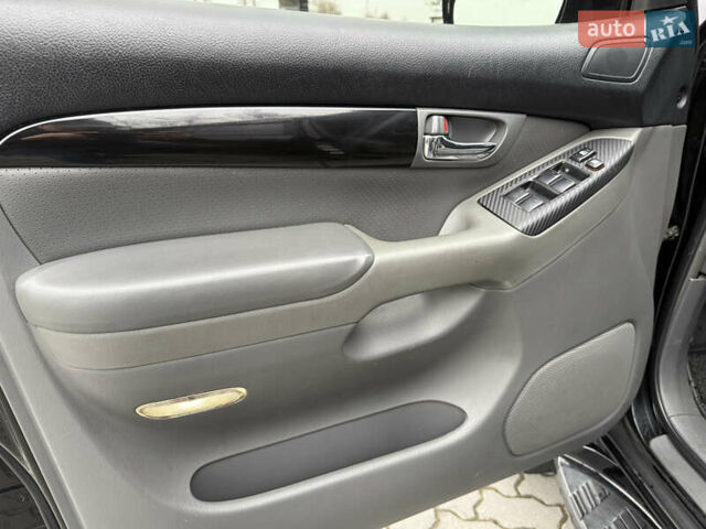 Черный Тойота Ленд Крузер Прадо, объемом двигателя 4 л и пробегом 327 тыс. км за 13800 $, фото 18 на Automoto.ua