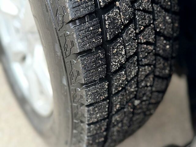 Черный Тойота Ленд Крузер Прадо, объемом двигателя 2.7 л и пробегом 188 тыс. км за 12000 $, фото 7 на Automoto.ua