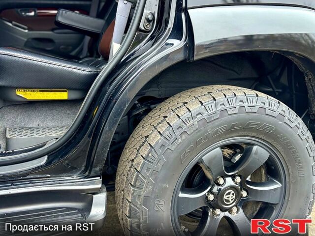 Черный Тойота Ленд Крузер Прадо, объемом двигателя 2.7 л и пробегом 224 тыс. км за 13200 $, фото 11 на Automoto.ua