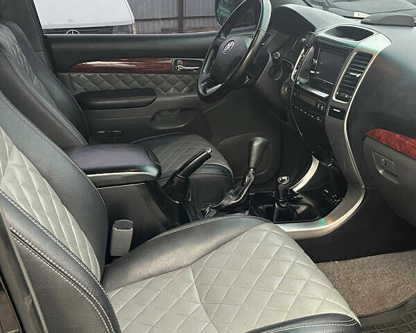 Чорний Тойота Ленд Крузер Прадо, об'ємом двигуна 4 л та пробігом 258 тис. км за 13999 $, фото 17 на Automoto.ua