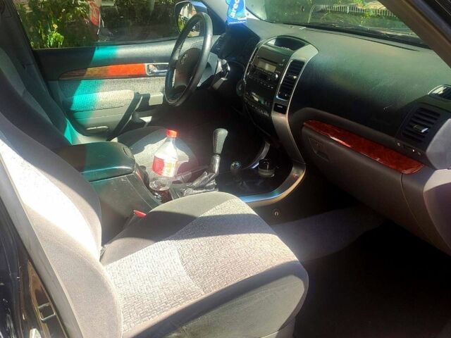 Черный Тойота Ленд Крузер Прадо, объемом двигателя 2.7 л и пробегом 165 тыс. км за 12500 $, фото 5 на Automoto.ua